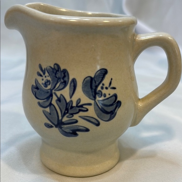 Vintage Pfaltzgraff Yorktowne 4.5" Creamer Pitcher 24Y USA Stoneware - Picture 3 of 8